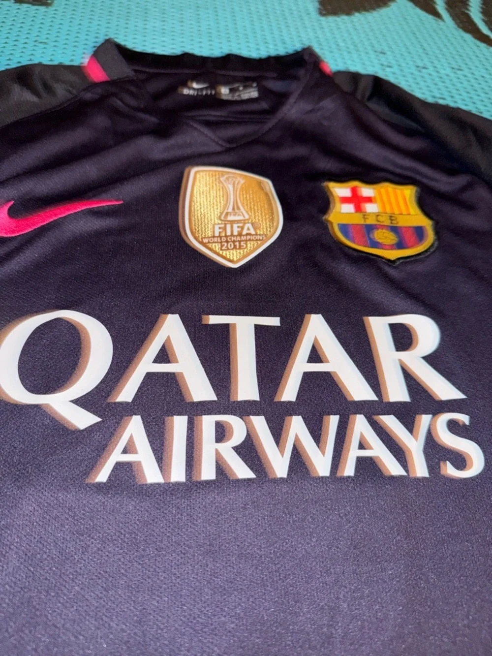 FC Barcelona Lionel Messi 16-17 Champions League (UCL) Away Kit/Jersey (Medium) - Picture 3 of 5